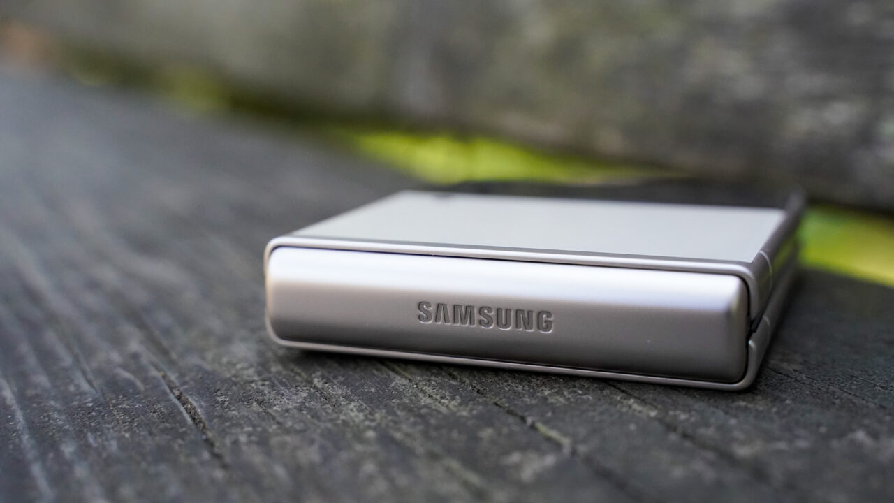 Samusng One Shape Rounded Samsung Galaxy Z Flip 3 review: Worth taking the chance