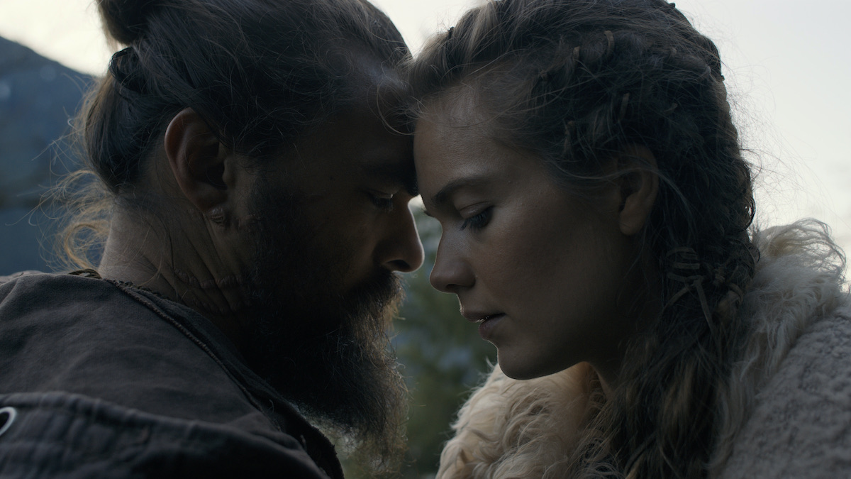 Jason momoa and hera hilmar embrace in see - what to watch on apple tv plus
