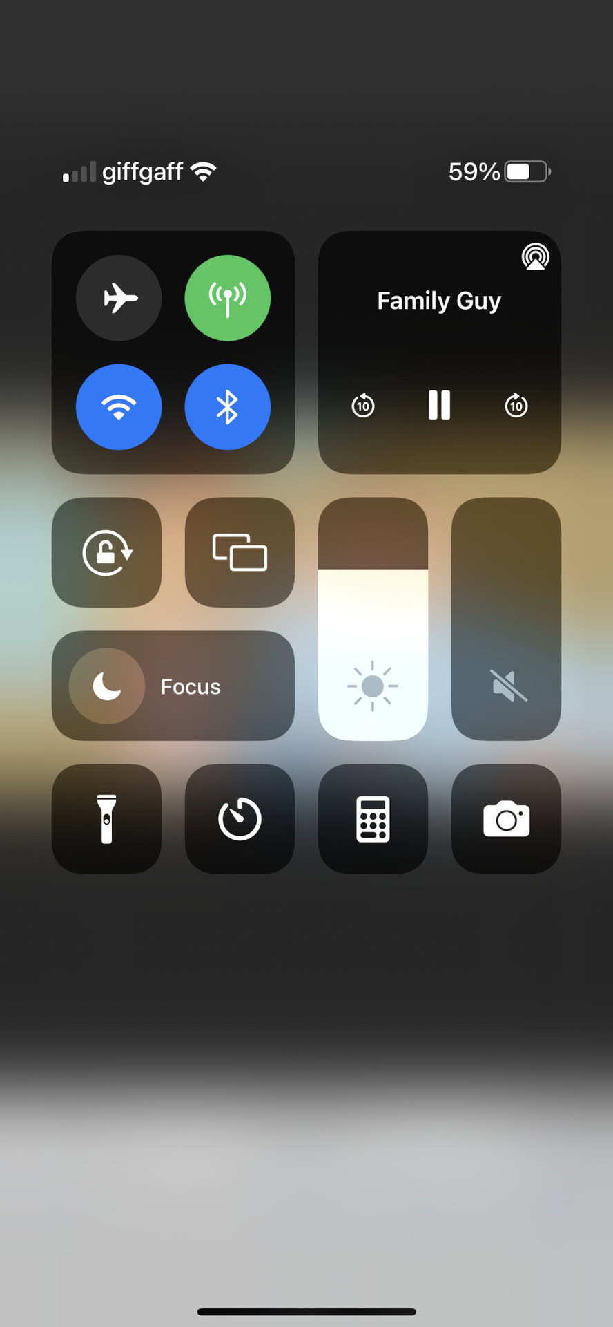 Apple iPhone 13 Pro Max iOS Screenshot Quick Settings