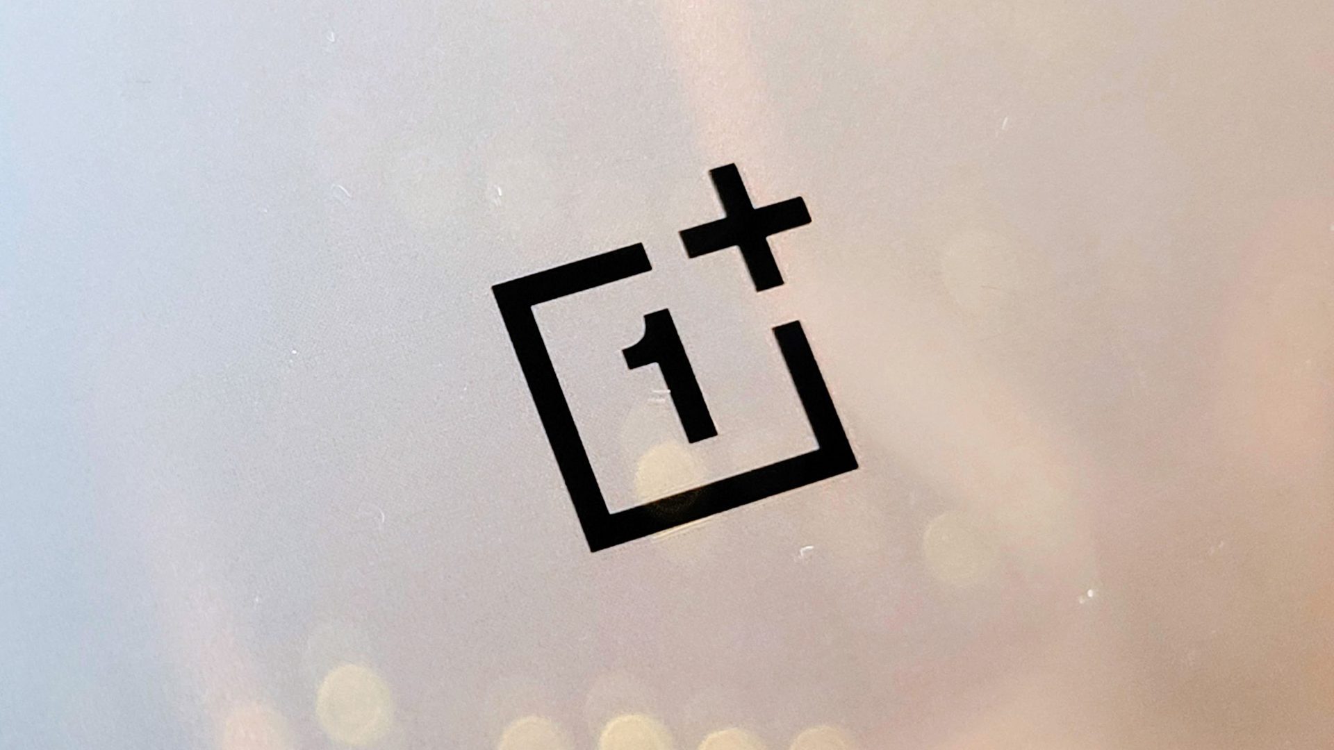 OnePlus Logo on OnePlus 9 Pro scaled