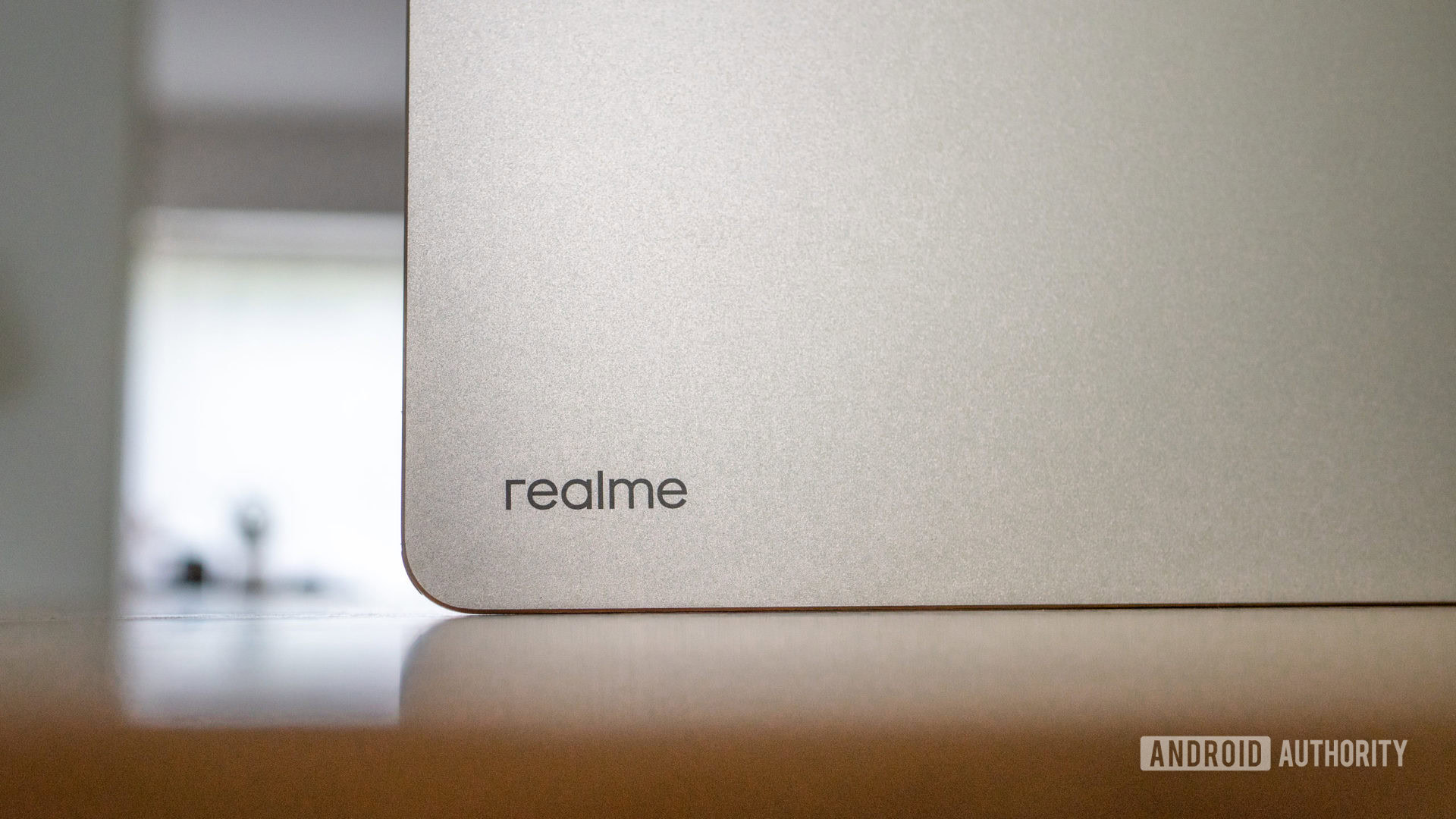 realme Pad logo closeup