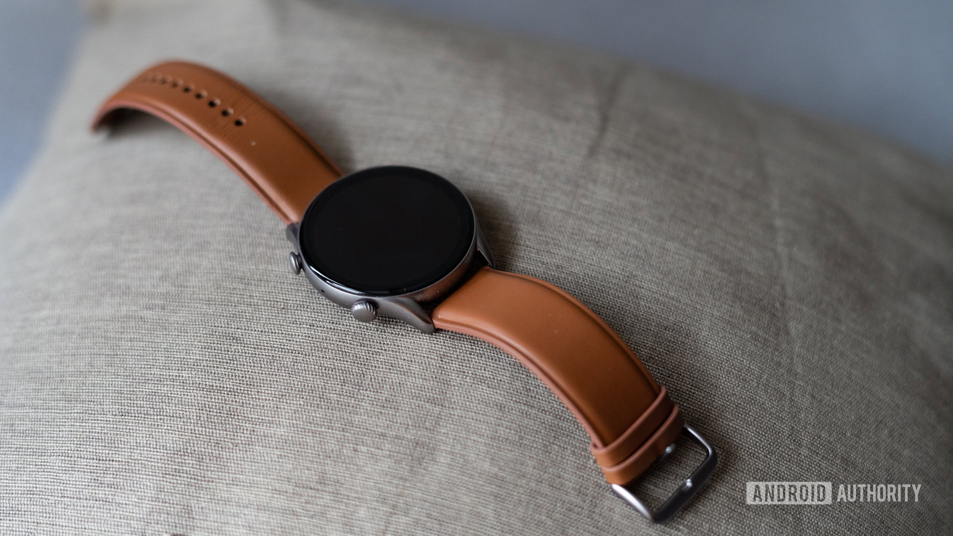 Amazfit GTR 3 Pro Review side profile with display off