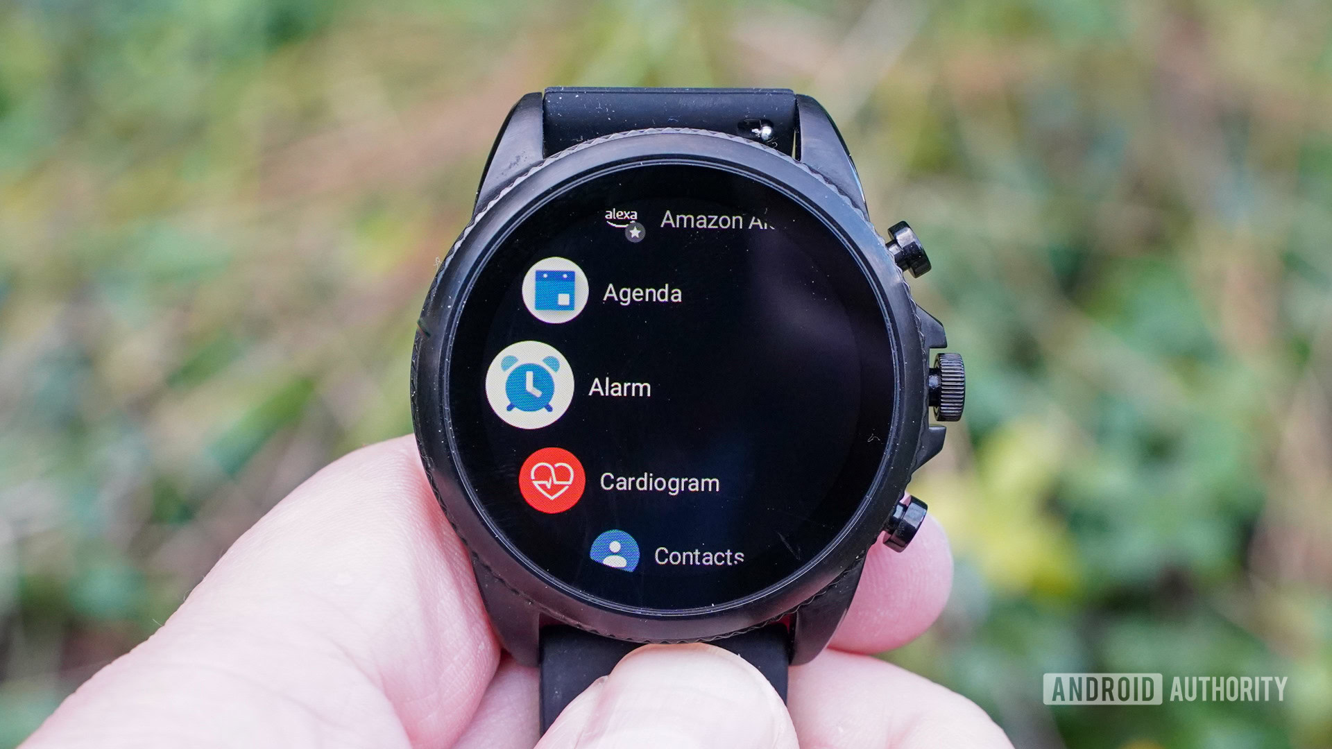 Wear OS will finally gain right wrist support -  news