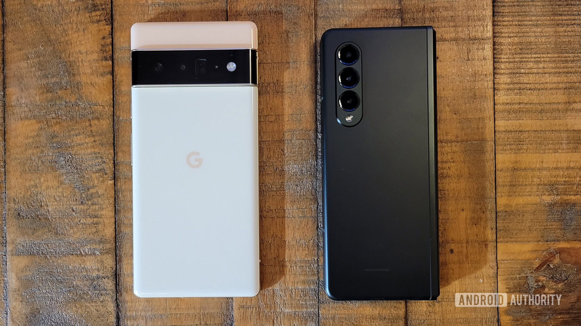 Google Pixel 6 Pro vs Samsung Galaxy Z Fold 3 1