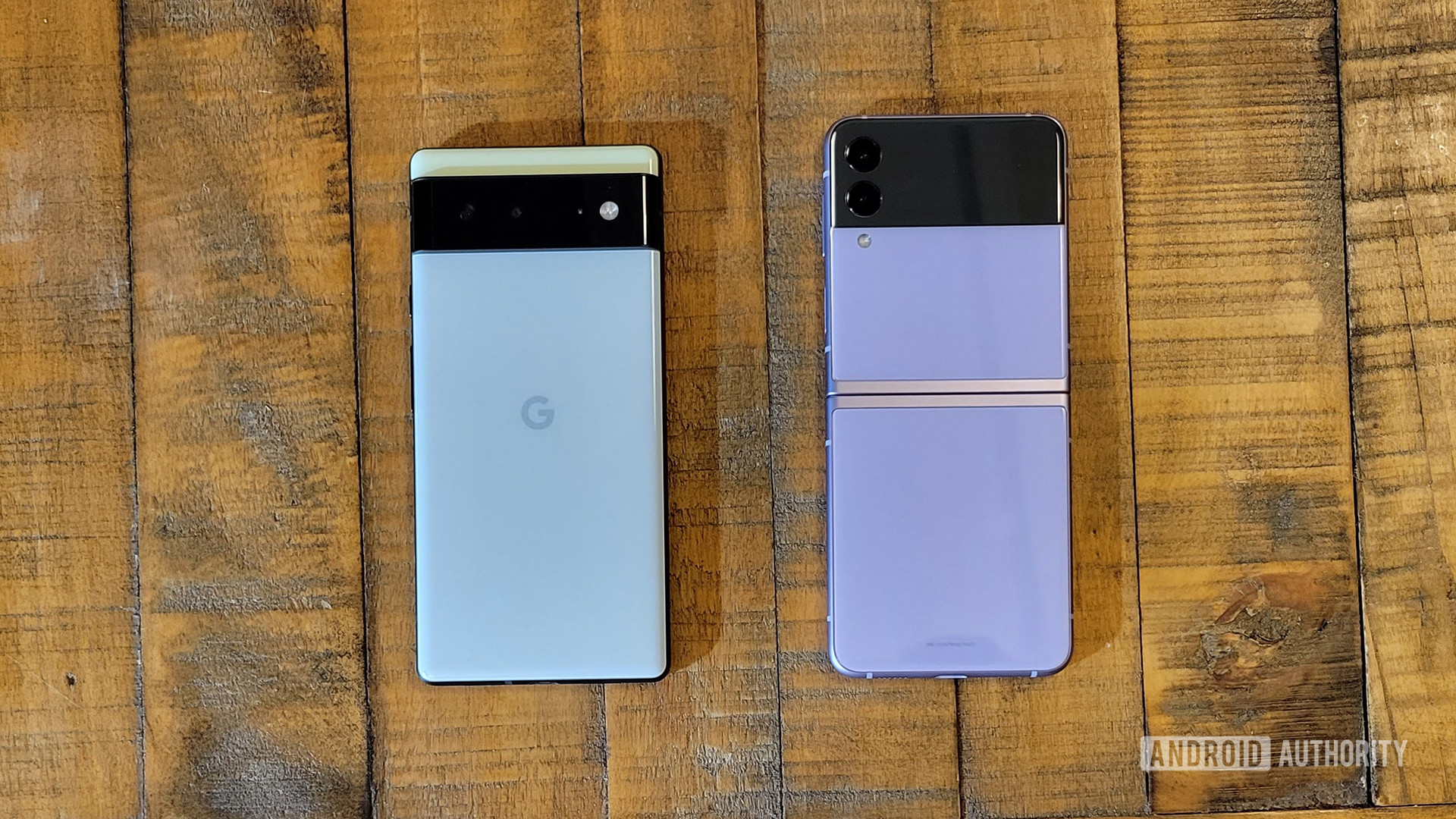 Google Pixel 6 vs Samsung Galaxy Z Flip 3 1