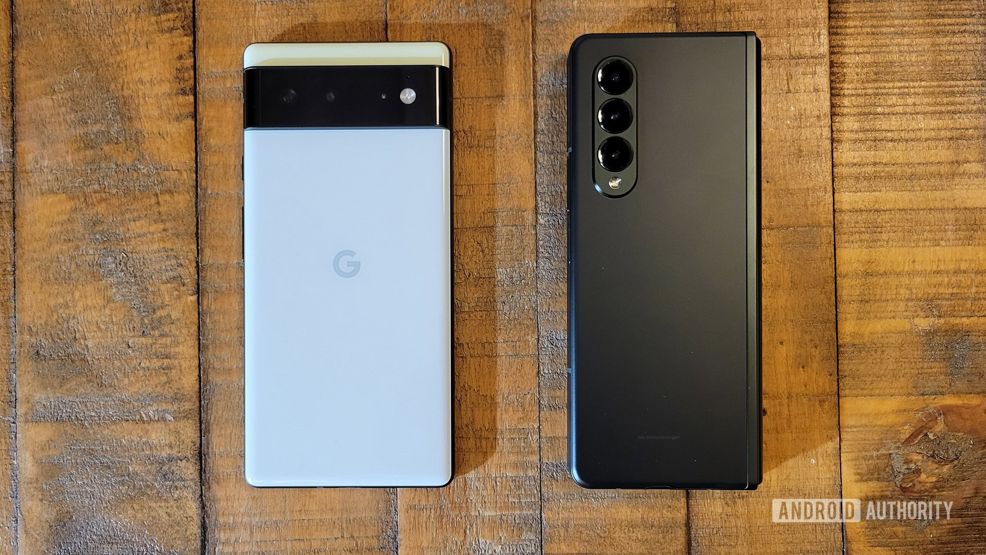 Google Pixel 6 vs Samsung Galaxy Z Fold 3 1