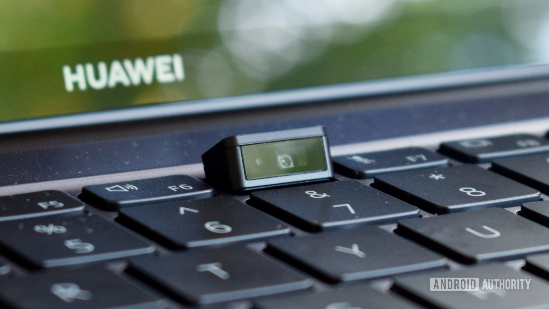 Huawei MateBook 16 hidden web cam
