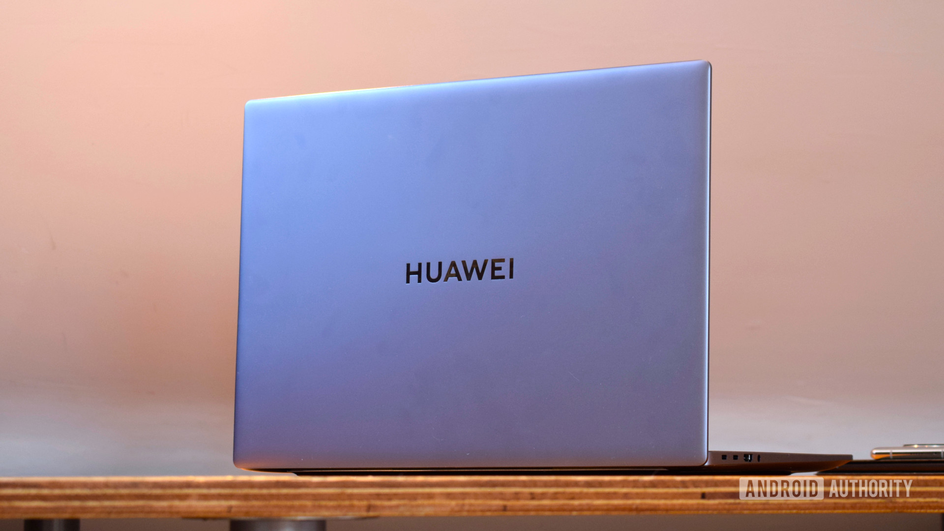 Huawei MateBook 16 lid and logo