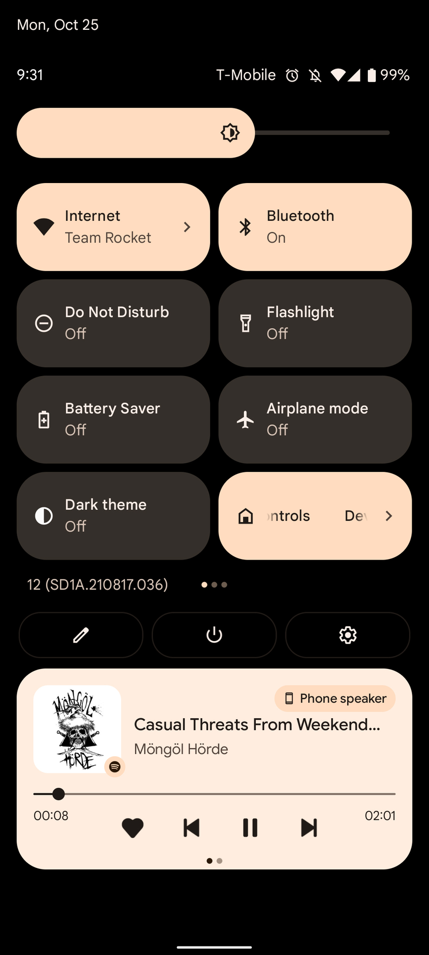 A screenshot of the Google Pixel 6 Android 12 quick settings notification shade