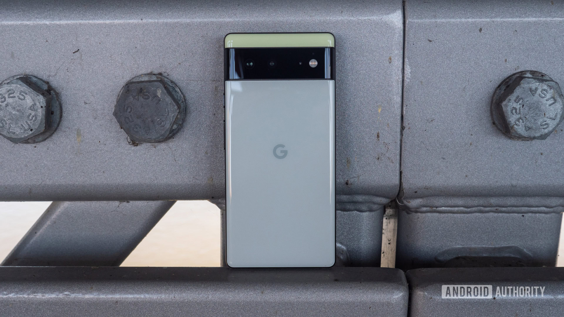 google pixel 6 review sorta seafoam back glass on bridge