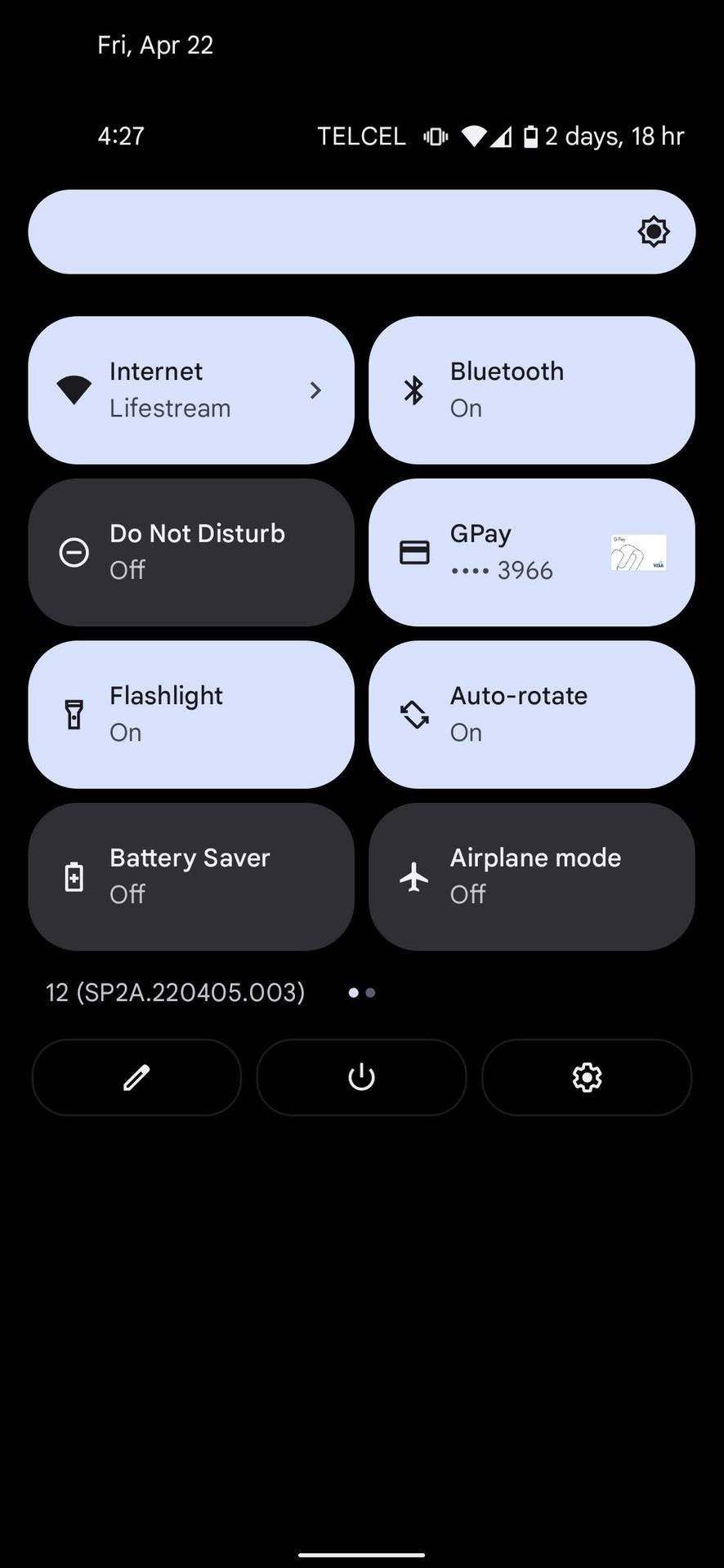 How to turn on flashlight on Android 2