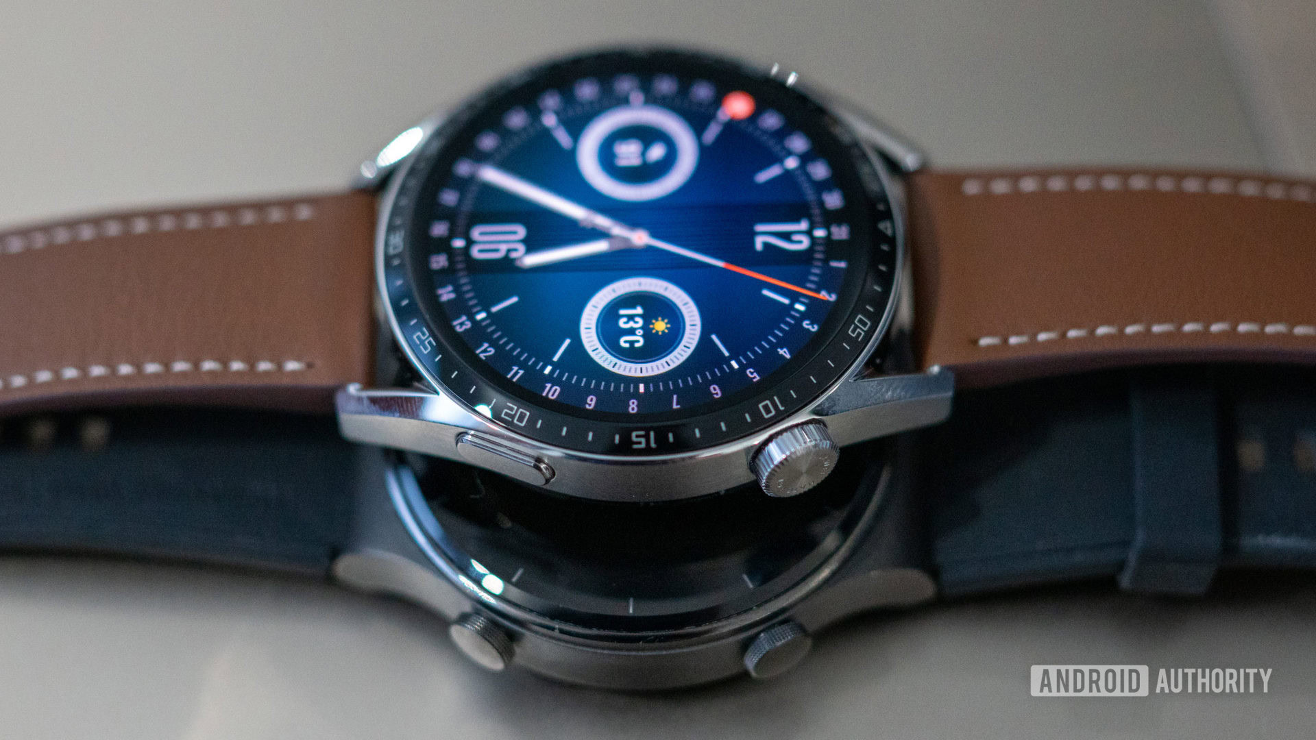 HUAWEI Watch GT 3 lug and button detail vs HUAWEI Watch GT 2 Pro