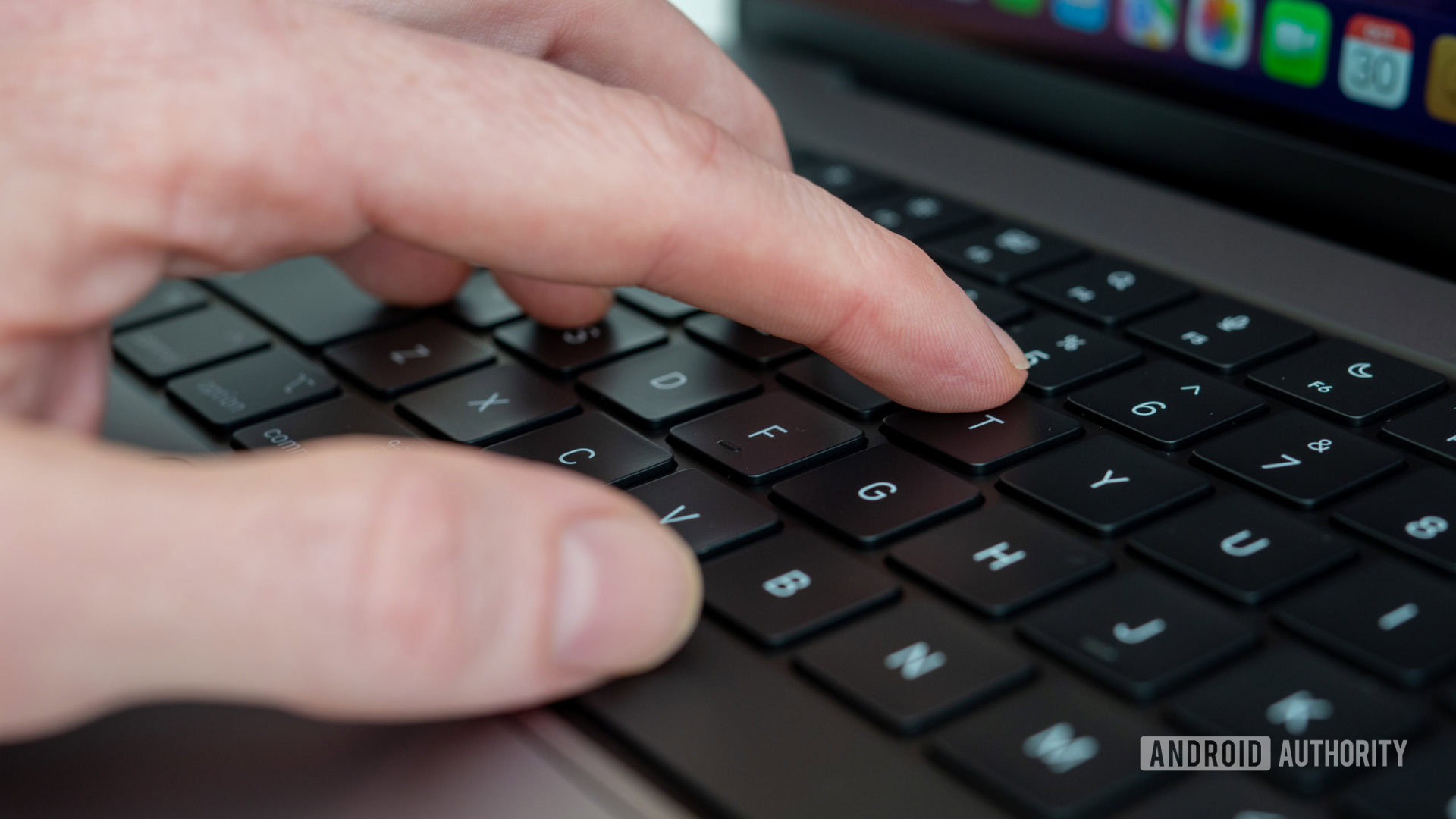 Macbook Pro 2021 keyboard detail