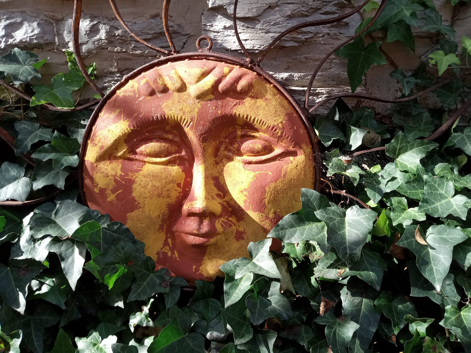 Moto G Pure sun face in ivy