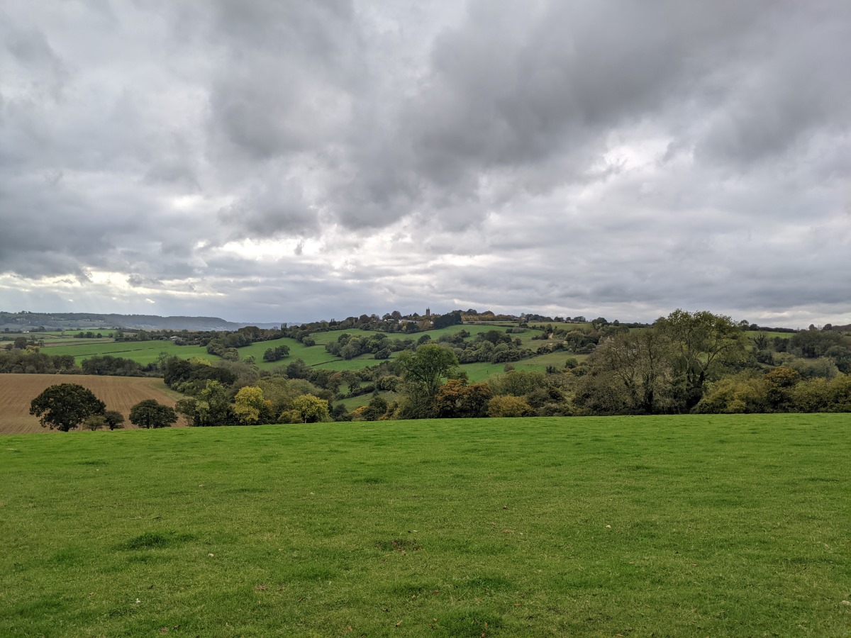 1x zoom picture of a grassy valley and overcast sky shot on Google Pixel 5