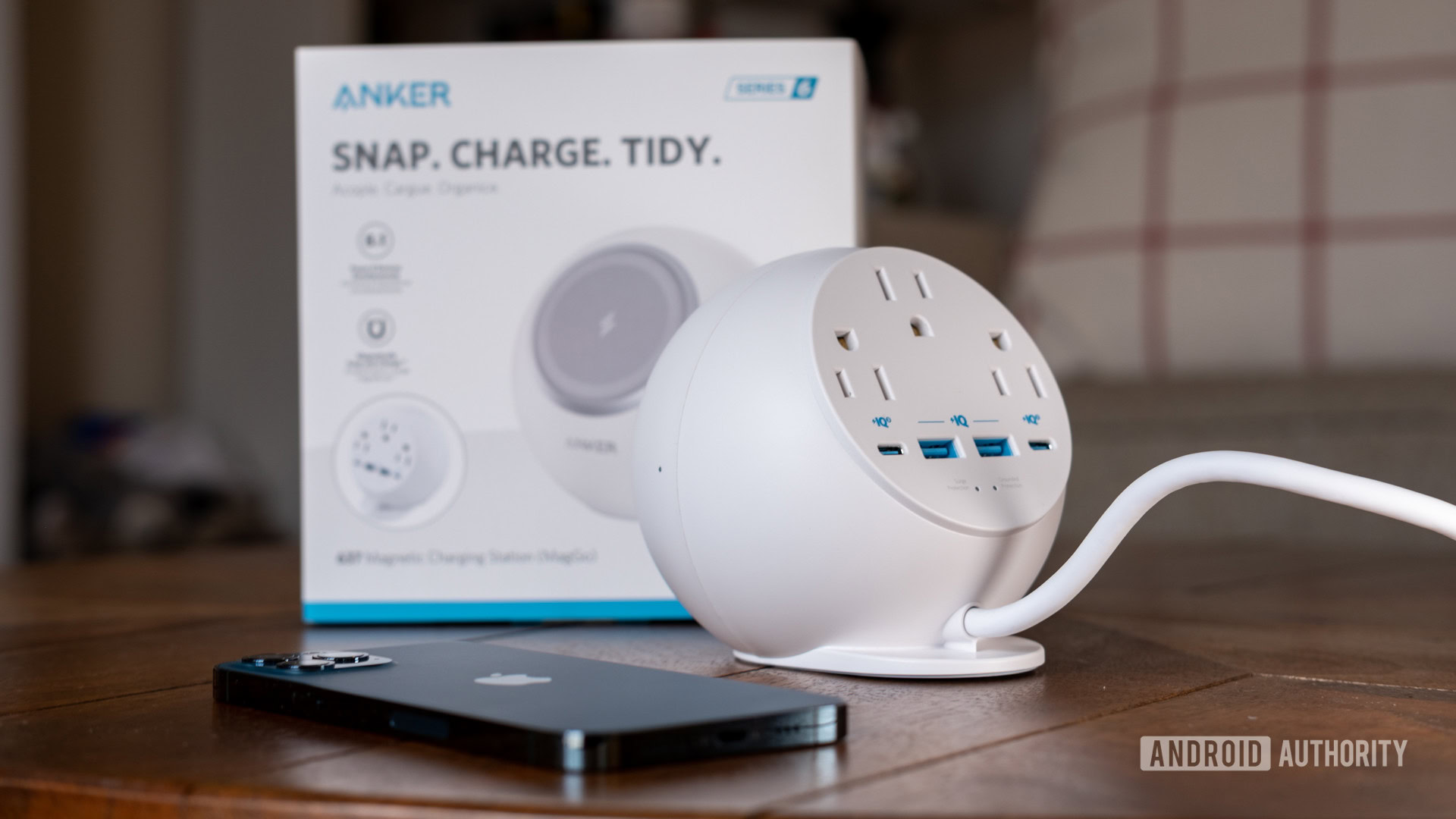 Anker 637 Magnetic Charging Station box and ports