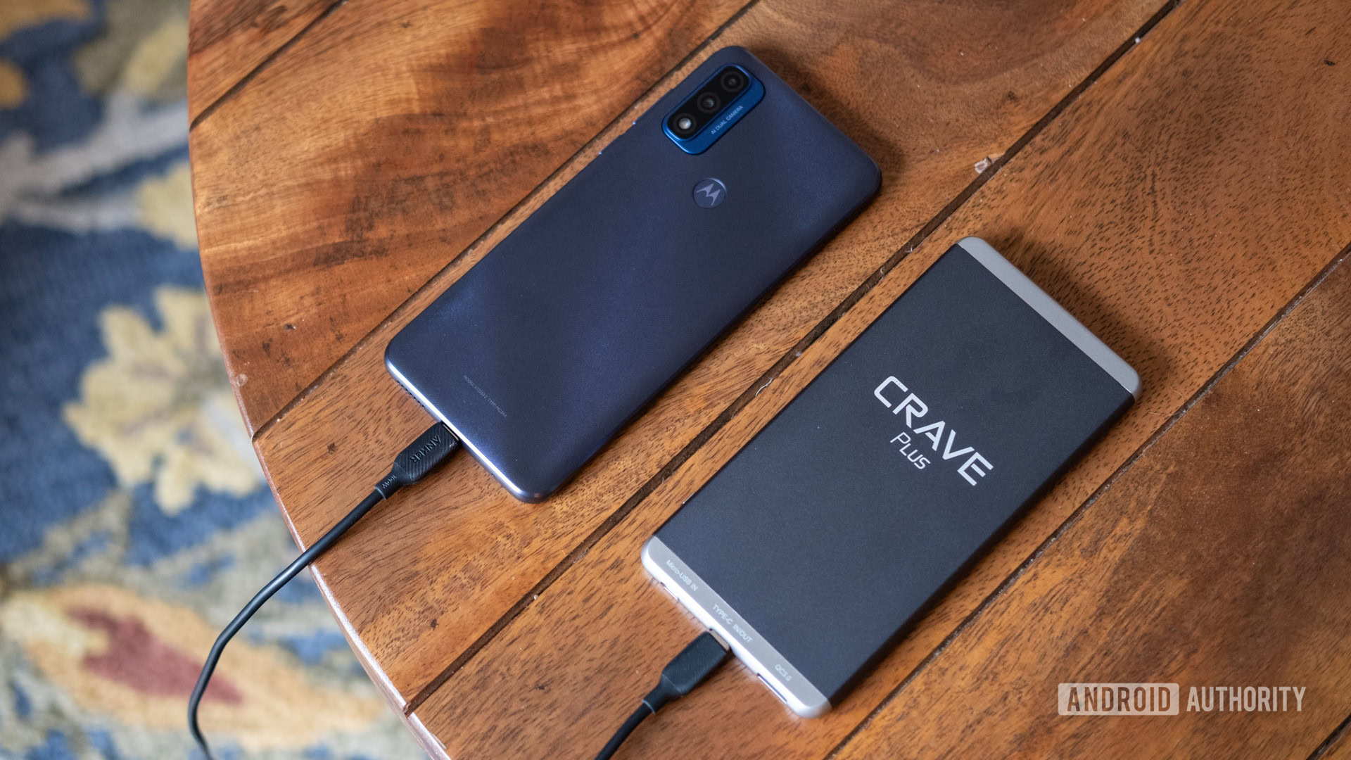 The Crave Plus charging the Motorola Moto G Pure