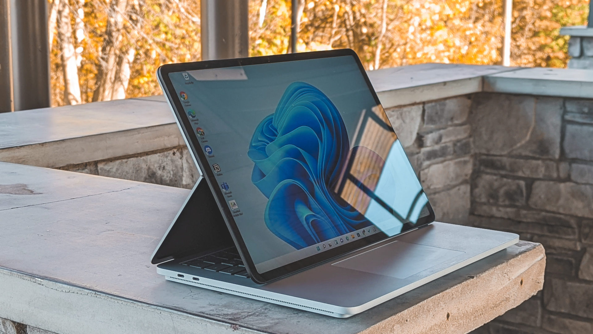 Recensione dello studio del laptop Surface10