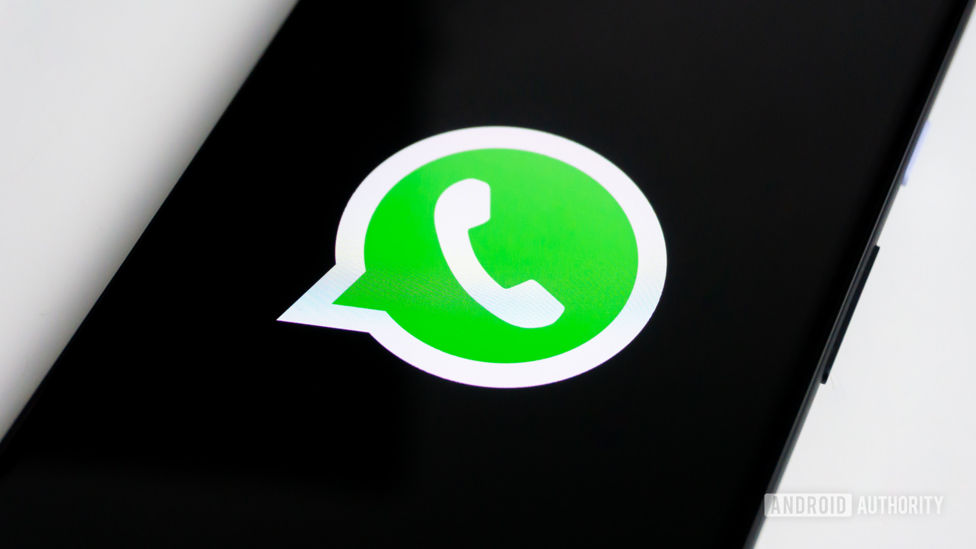 Mit WhatsApp können Sie jetzt Nachrichten über verknüpfte Geräte an sich selbst senden