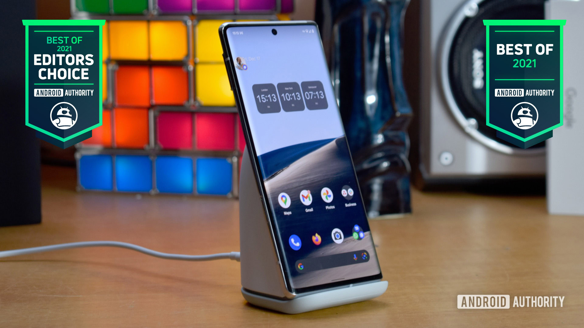 Google Pixel Stand 2nd gen Android Authority Editors Choice and Best of 2021 badge
