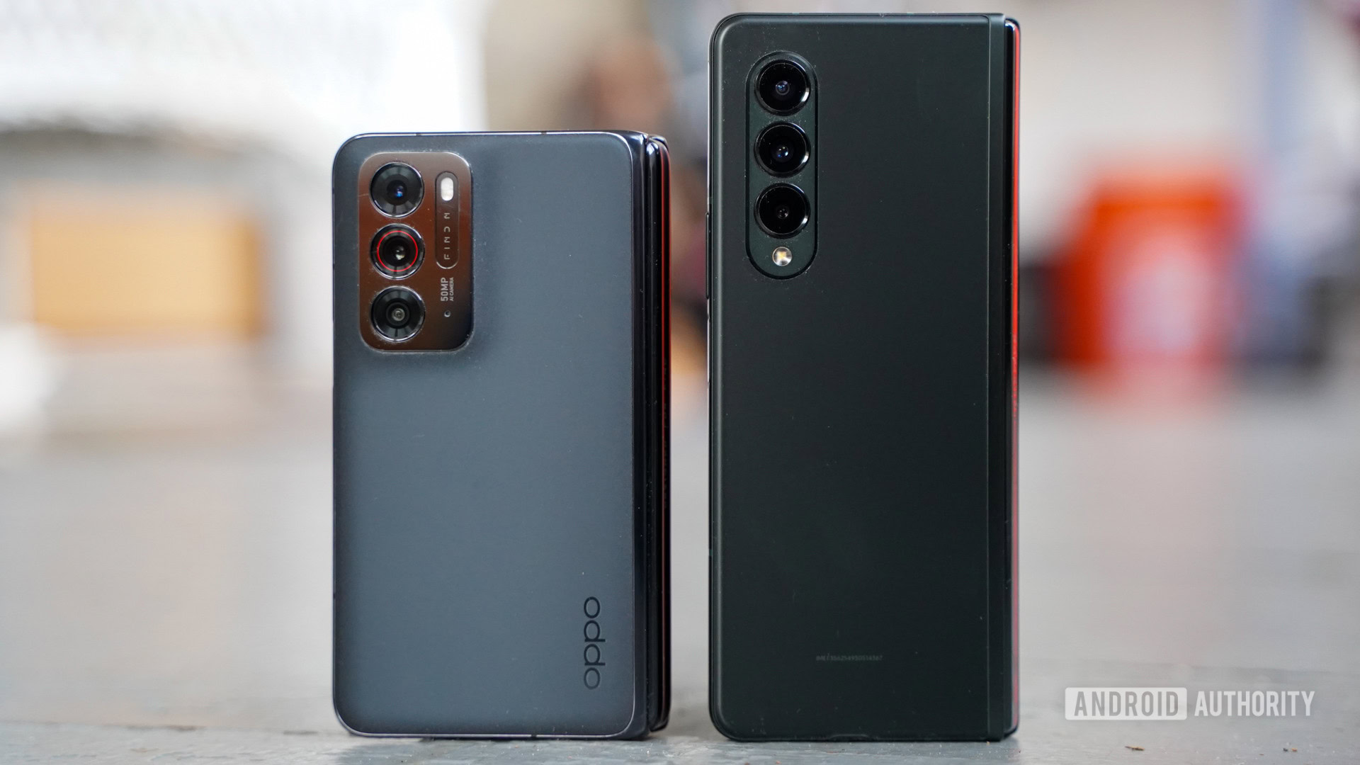 OPPO Find N vs Samsung Galaxy Z Fold 3 rear panels