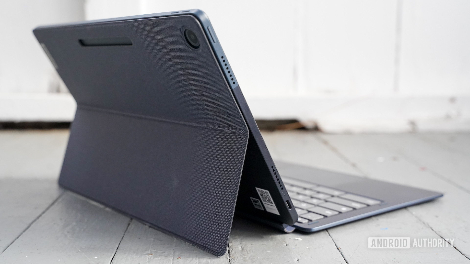 Lenovo IdeaPad Duet 5 Chromebook right rear profile