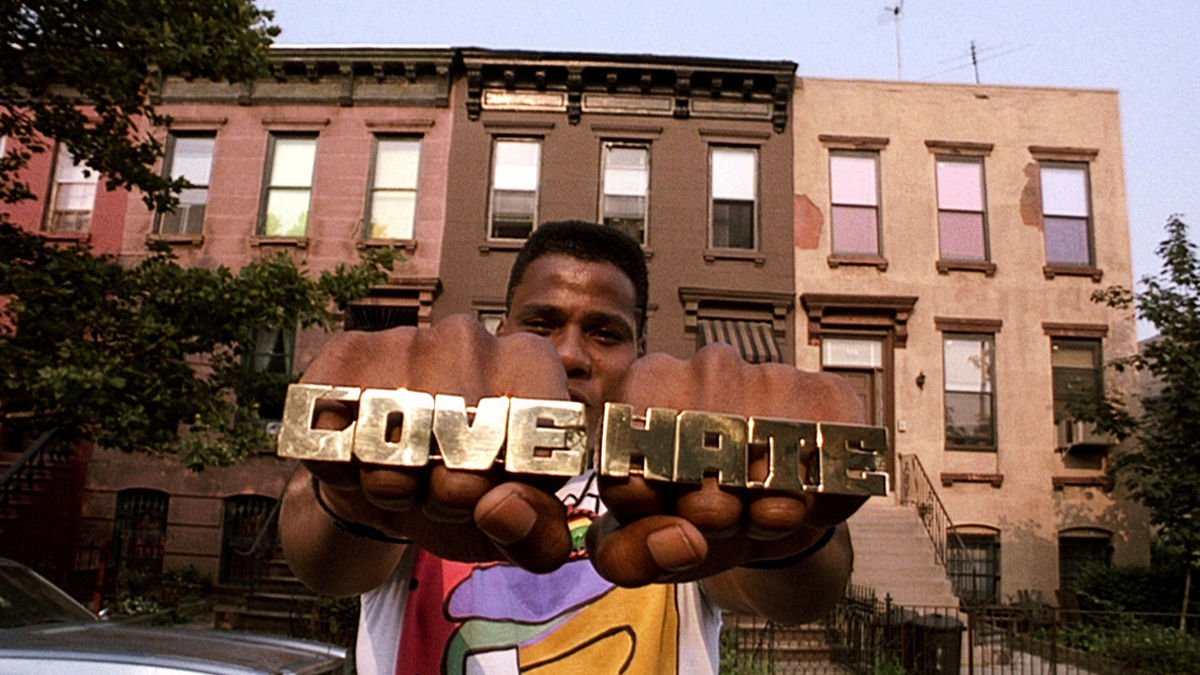 Bill Nunn as Radio Raheem wearing brass knuckles that spell &quot;love&quot; and &quot;hate&quot; in Do the Right Thing — best new streaming movies