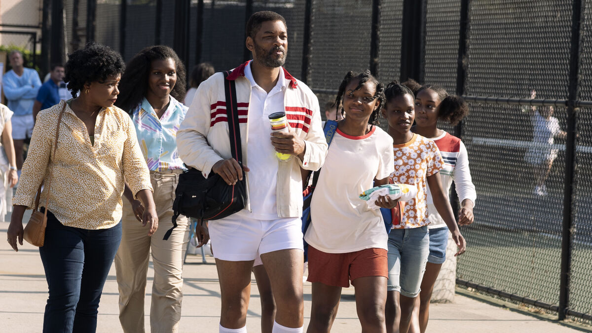 Will Smith walks with his family (including Venus and Serena Williams) in King Richard — where to watch Oscar nominees 2022