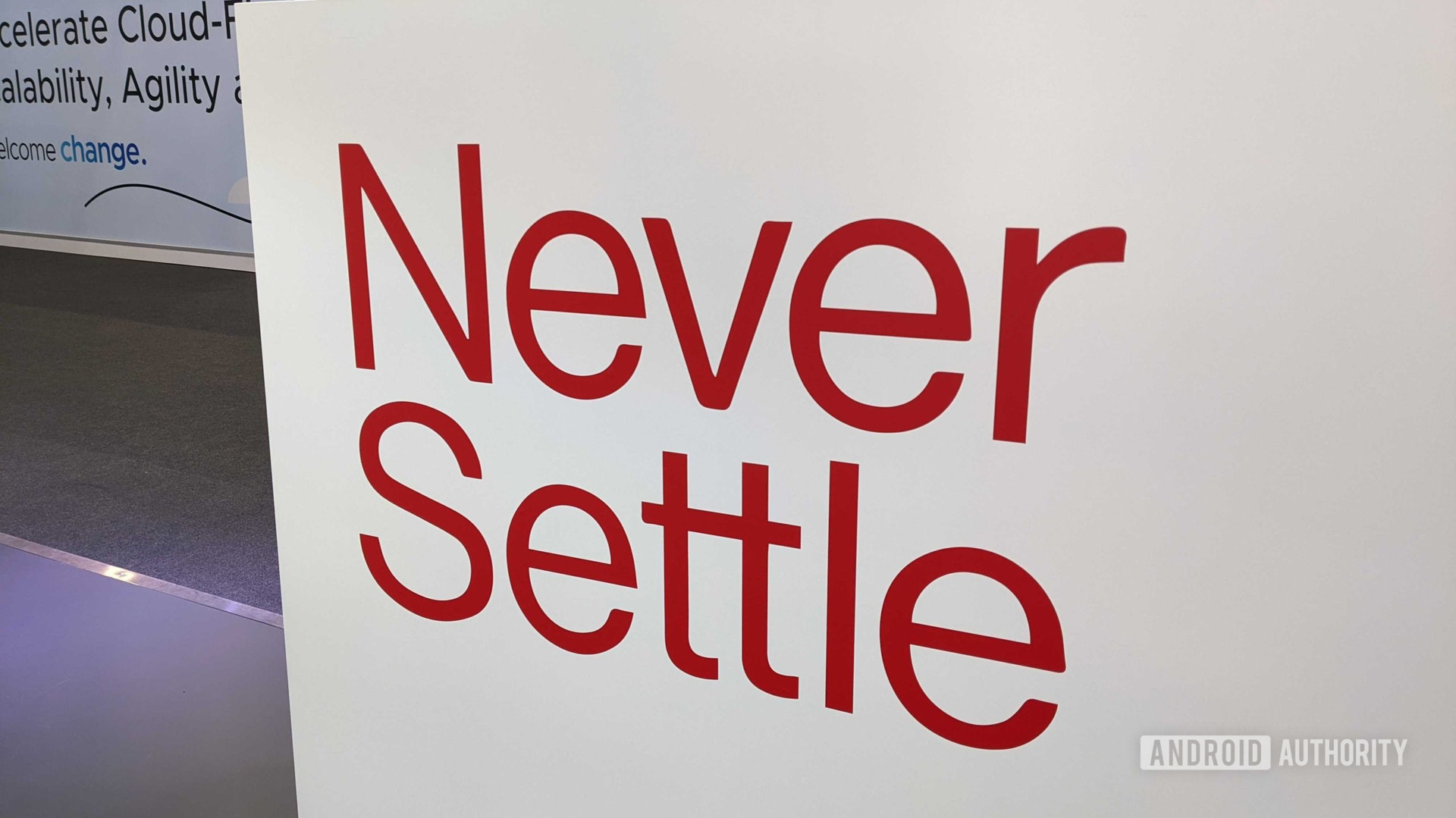 OnePlus Never Settle Logo MWC 2022
