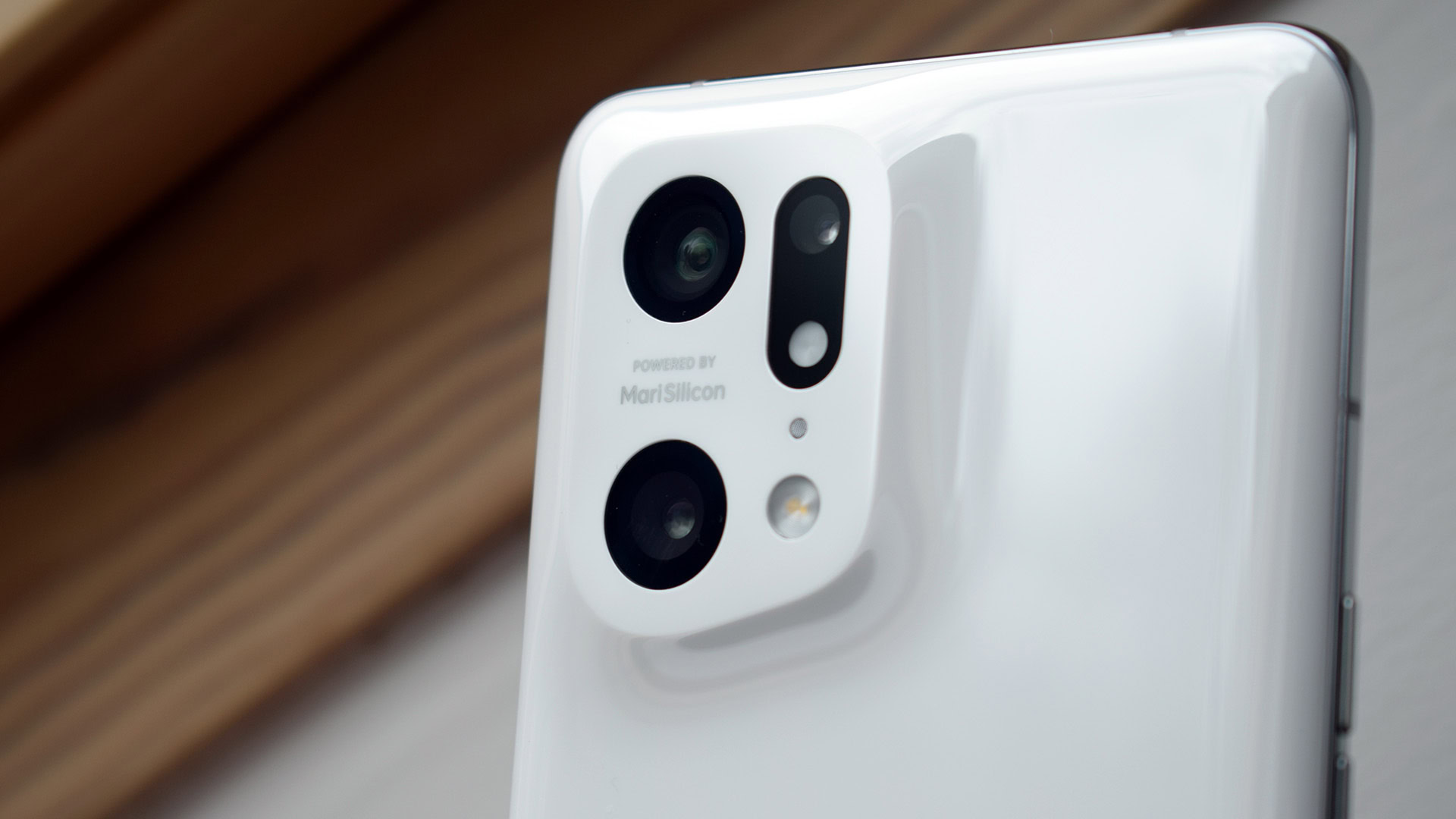 Oppo Find X5 Pro Camera lenses close up