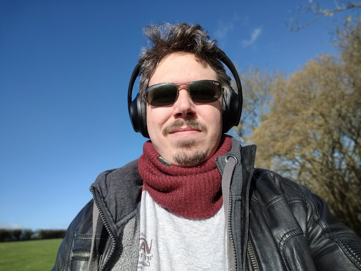 OPPO Find X5 Pro camera sample selfie portrait outdoor