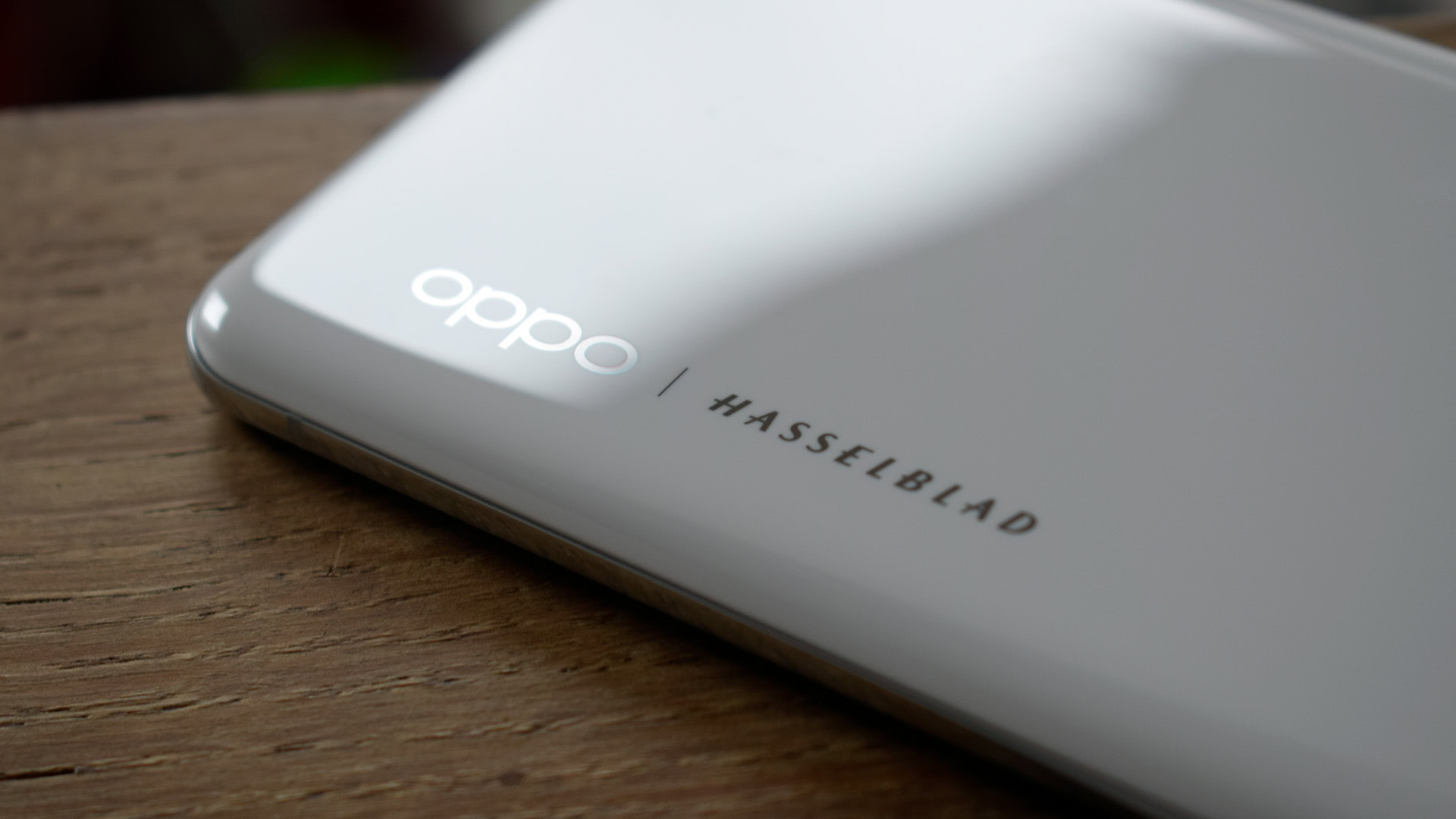 OPPO Hasselblad logo close up