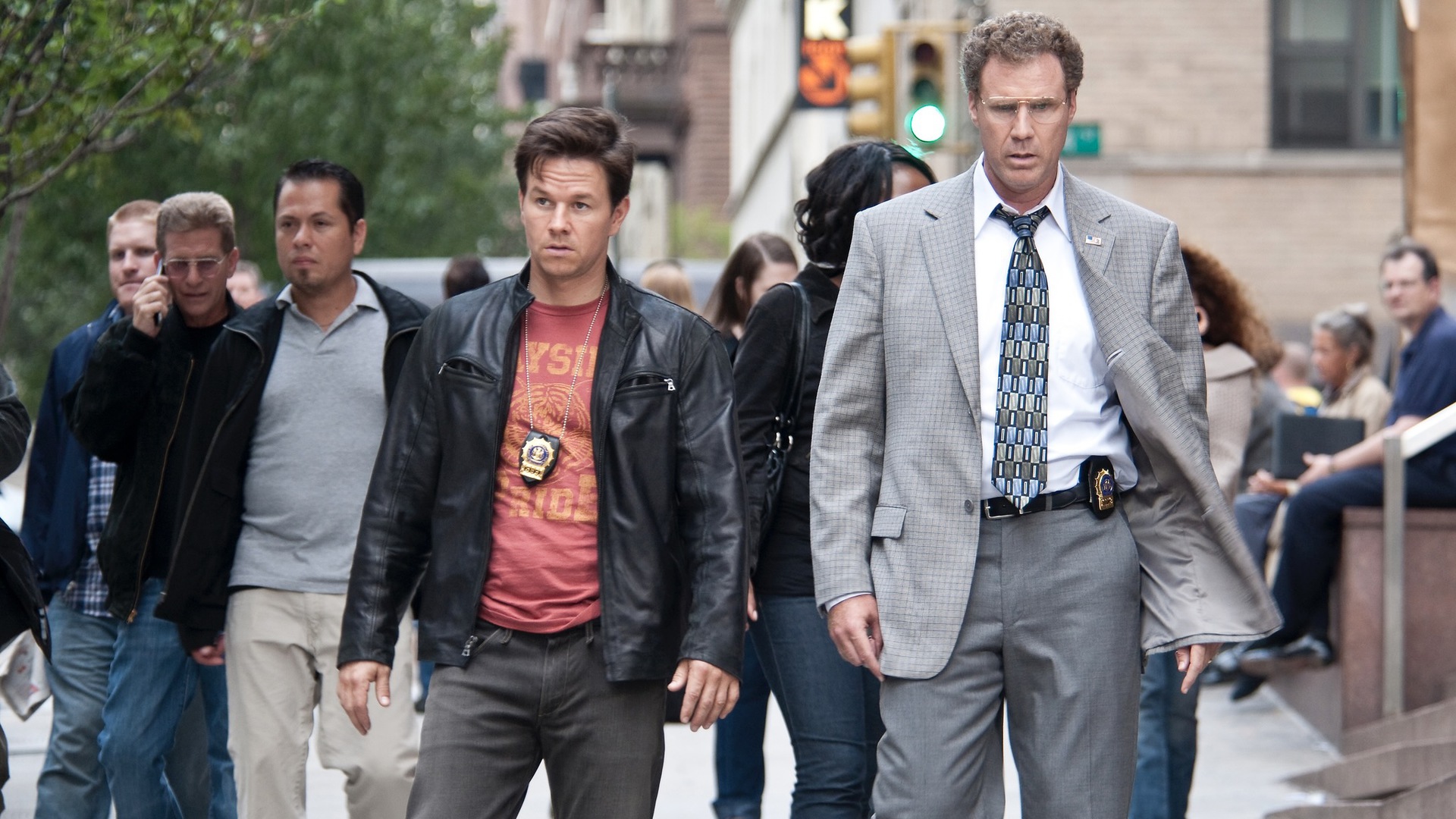 Mark Wahlberg and Will Farrell walk down the street in The Other Guys - Funny movies on Netflix