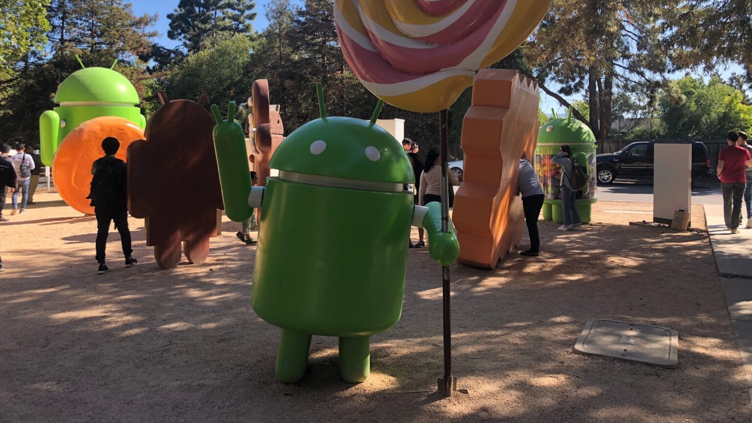 Google's Android statues are gone (for now) - Android Authority