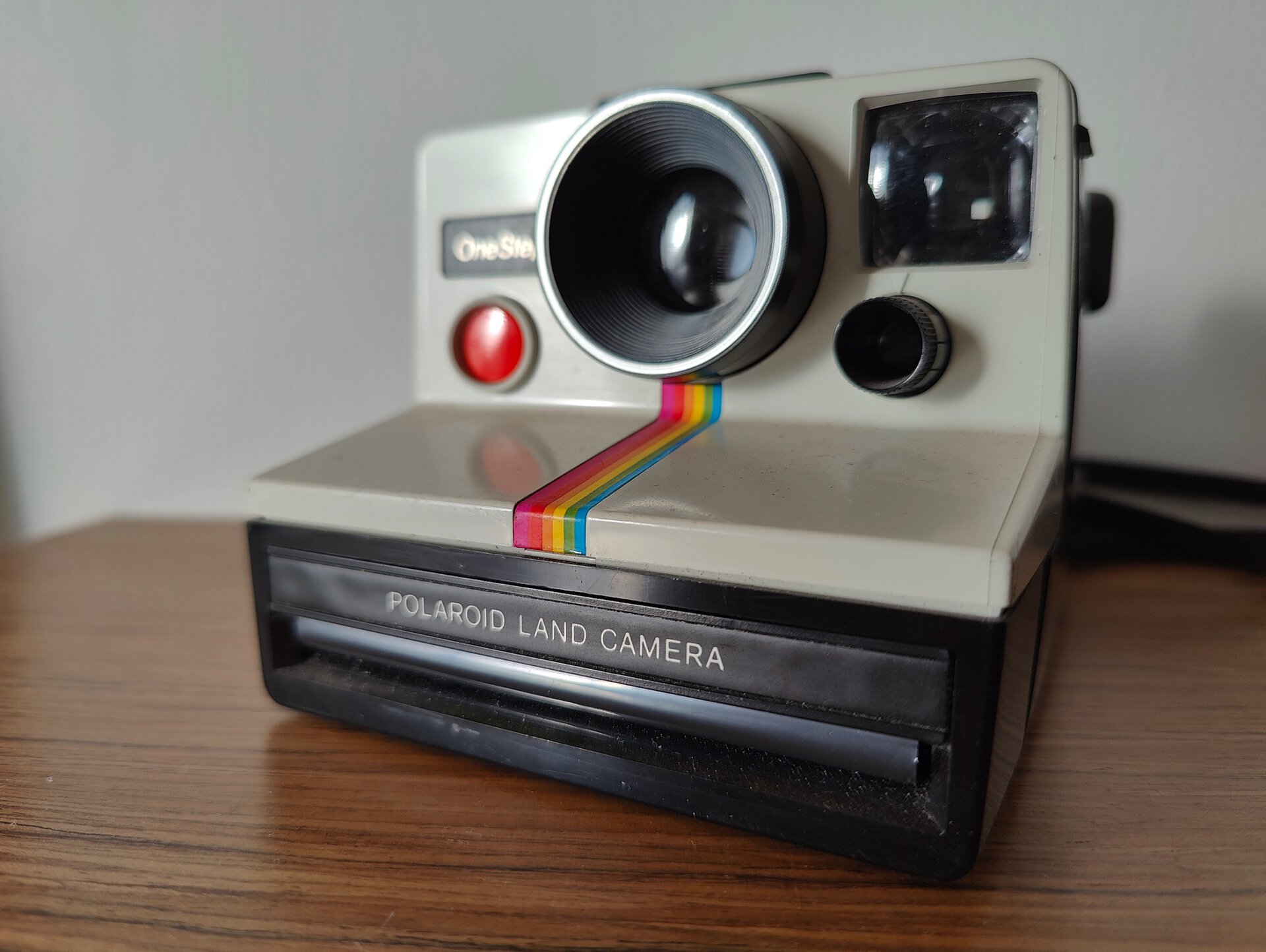 OnePlus 10 Pro camera sample close up of a polaroid camera