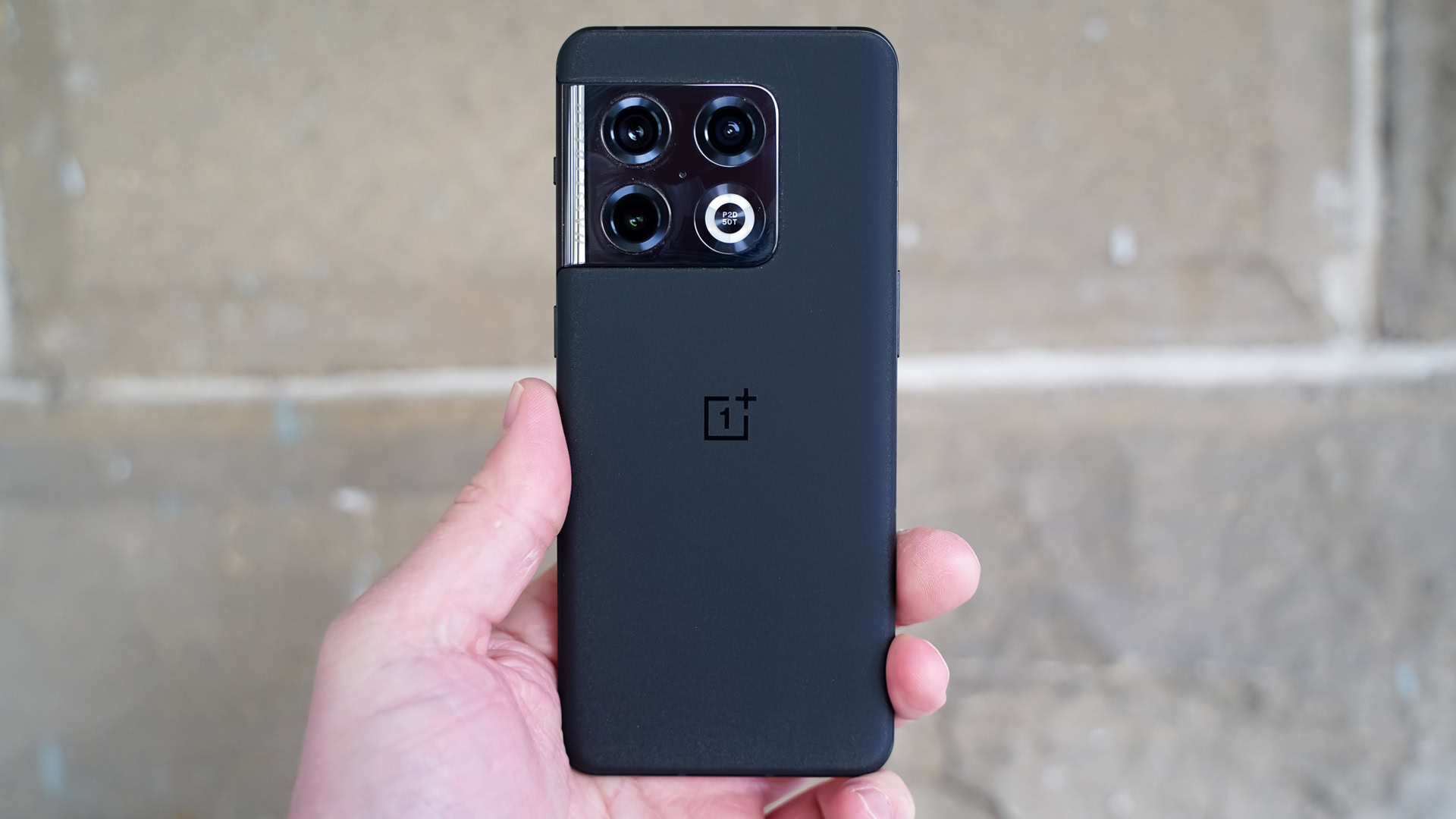 OnePlus 10 Pro Review: A Solid Android Flagship With Innovative Cameras