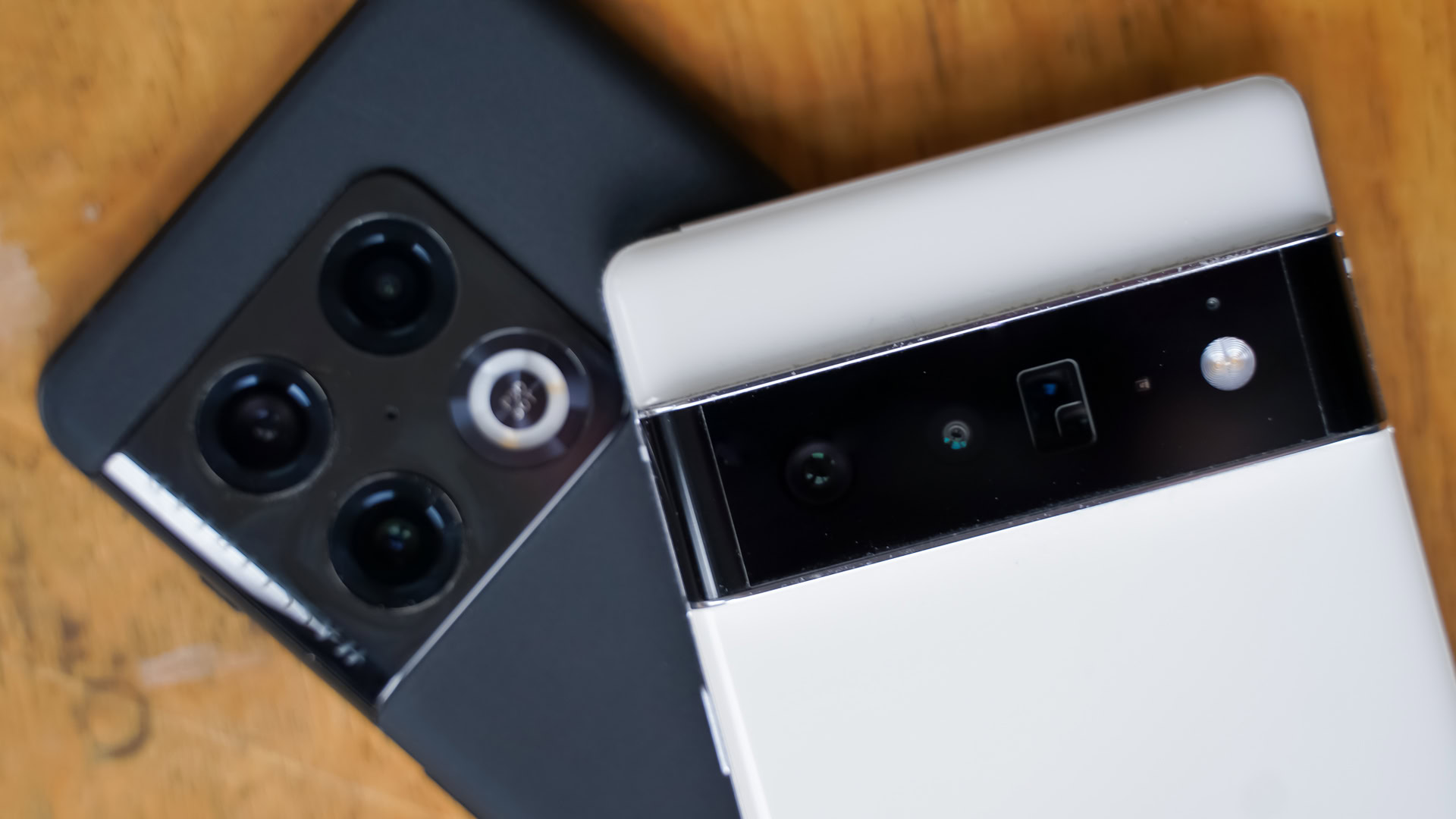 OnePlus 10 Pro vs Google Pixel 6 Pro cameras on desk