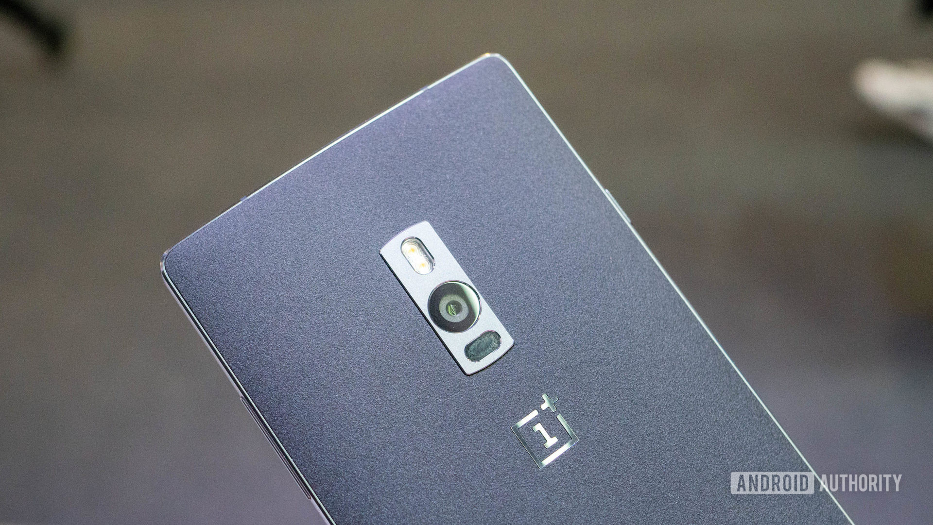OnePlus One back texture and camera detail