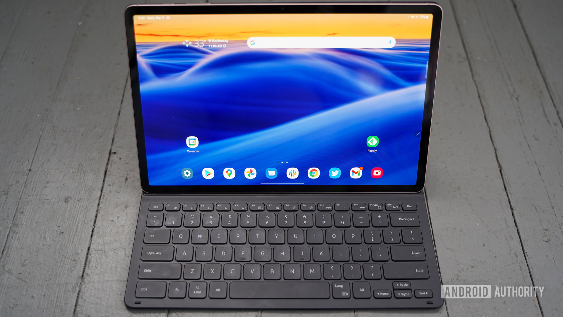 Samsung Galaxy Tab S8 Plus display with keyboard