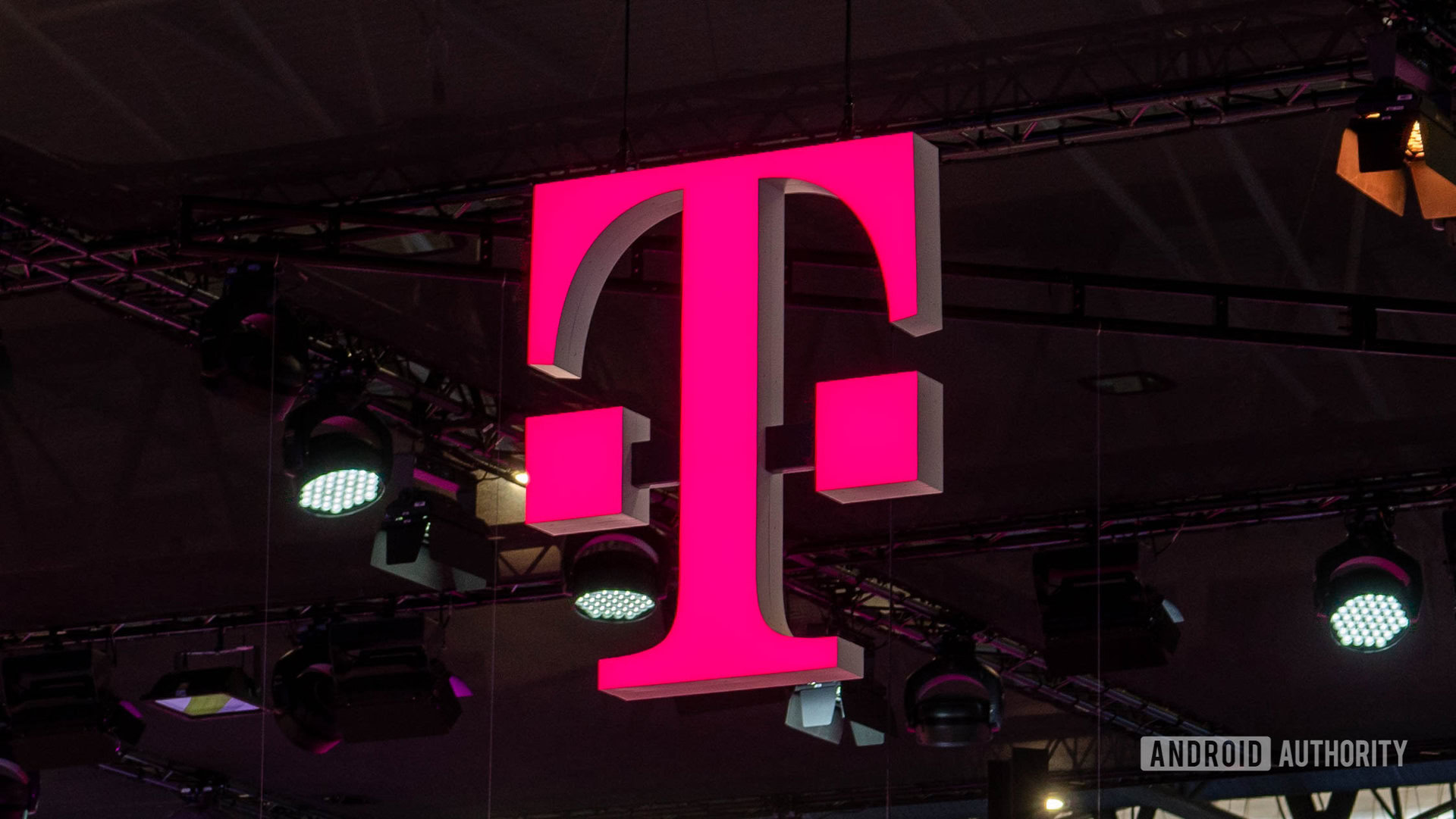 T-mobile in the background, its official logo