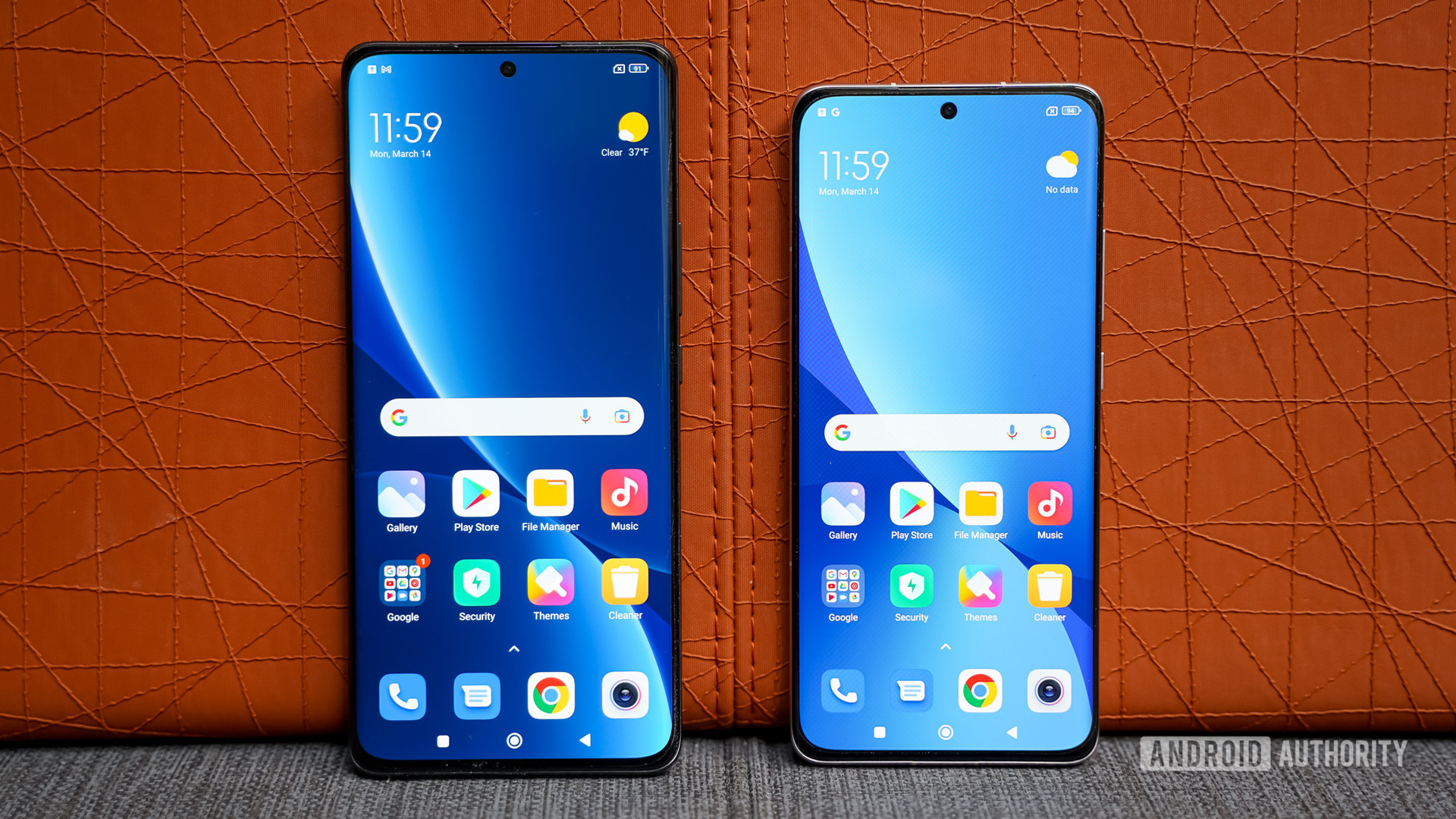 Xiaomi 12 Pro and Xiaomi 12 front panels