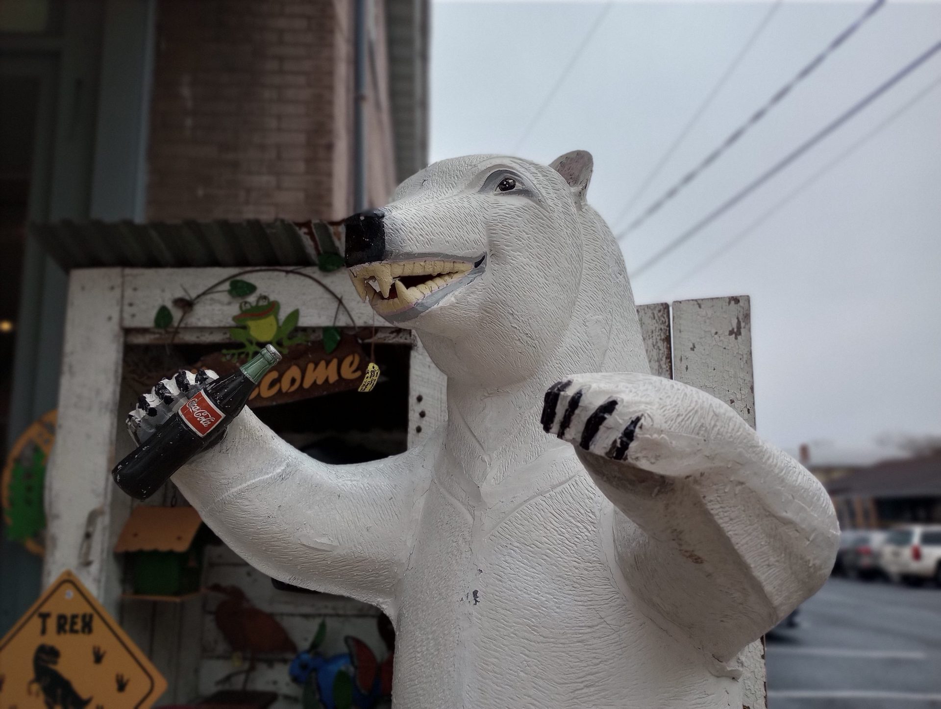 Moto G Stylus polar bear statue