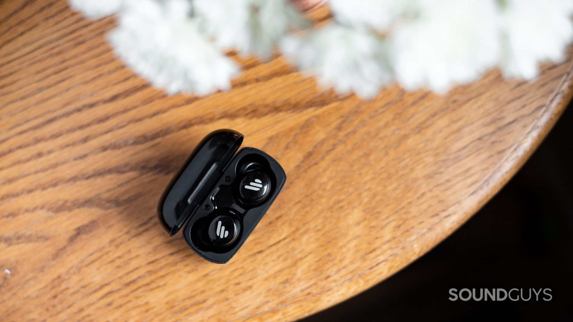 Edifier TWS1 true wireless earbuds charging case