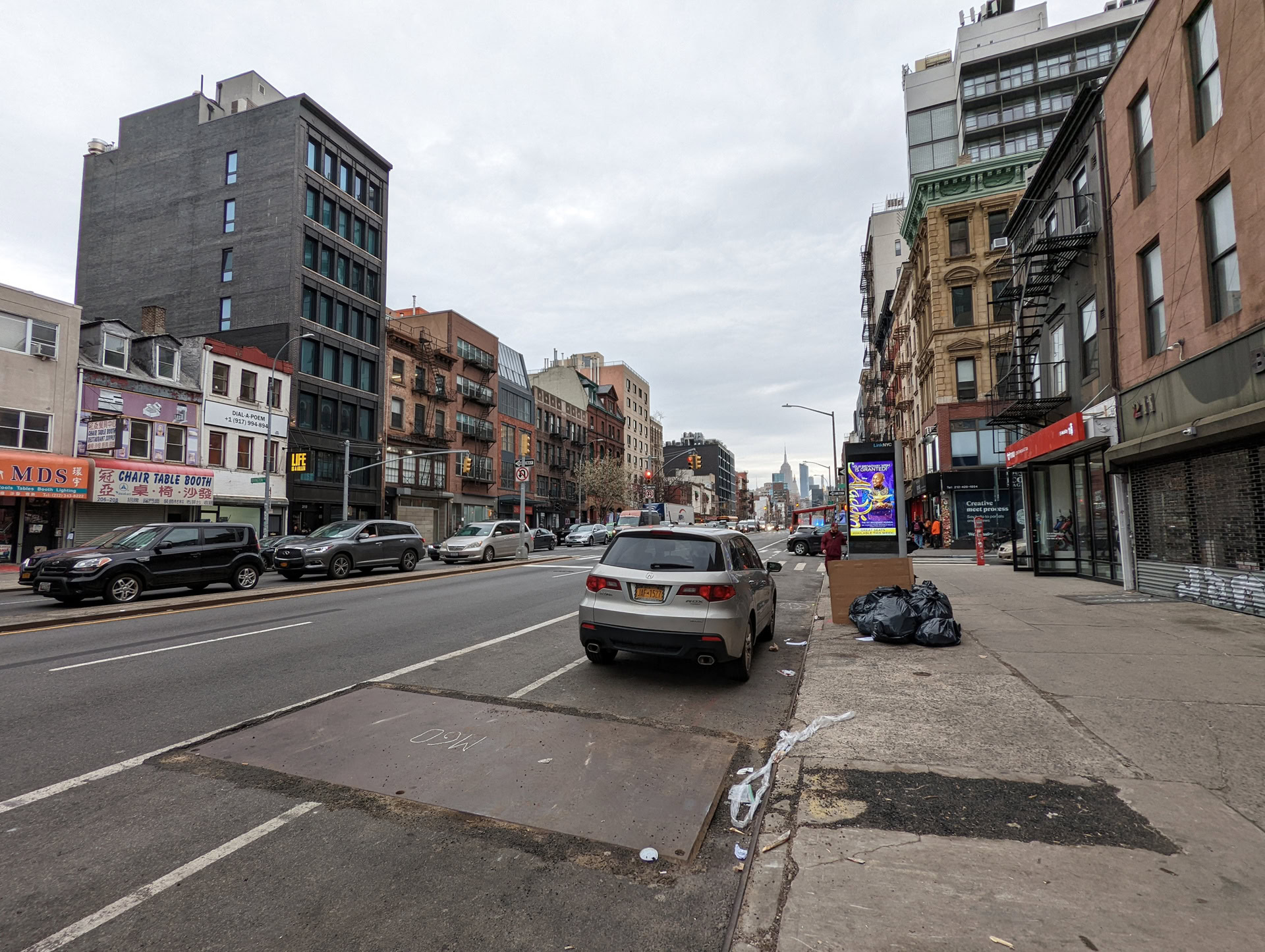 Google Pixel 6 Pro photo sample ultrawide street scene