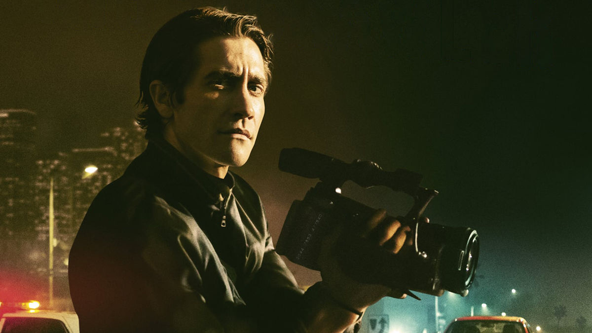 Jake Gyllenhaal holds a camera in Nightcrawler - best new streaming movies