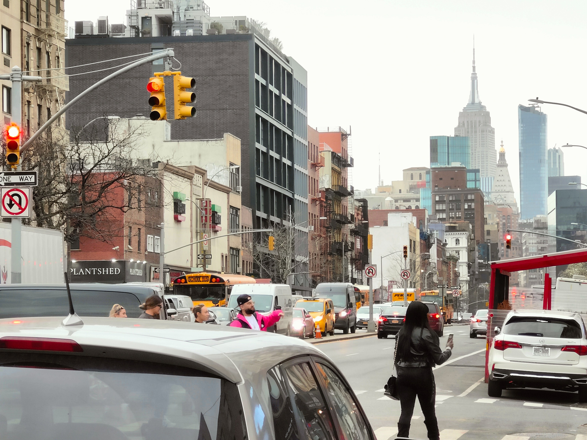 OnePlus 10 Pro photo sample 5x street scene