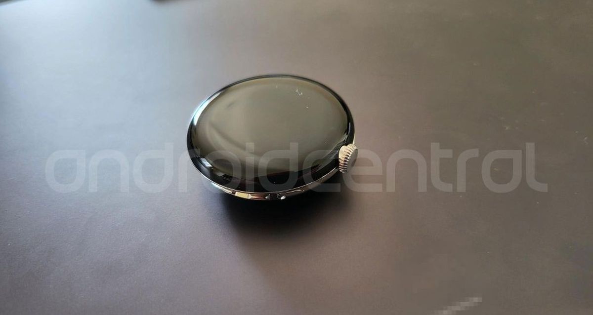 Prototipe Google Pixel Watch dikatakan berada di sebuah restoran