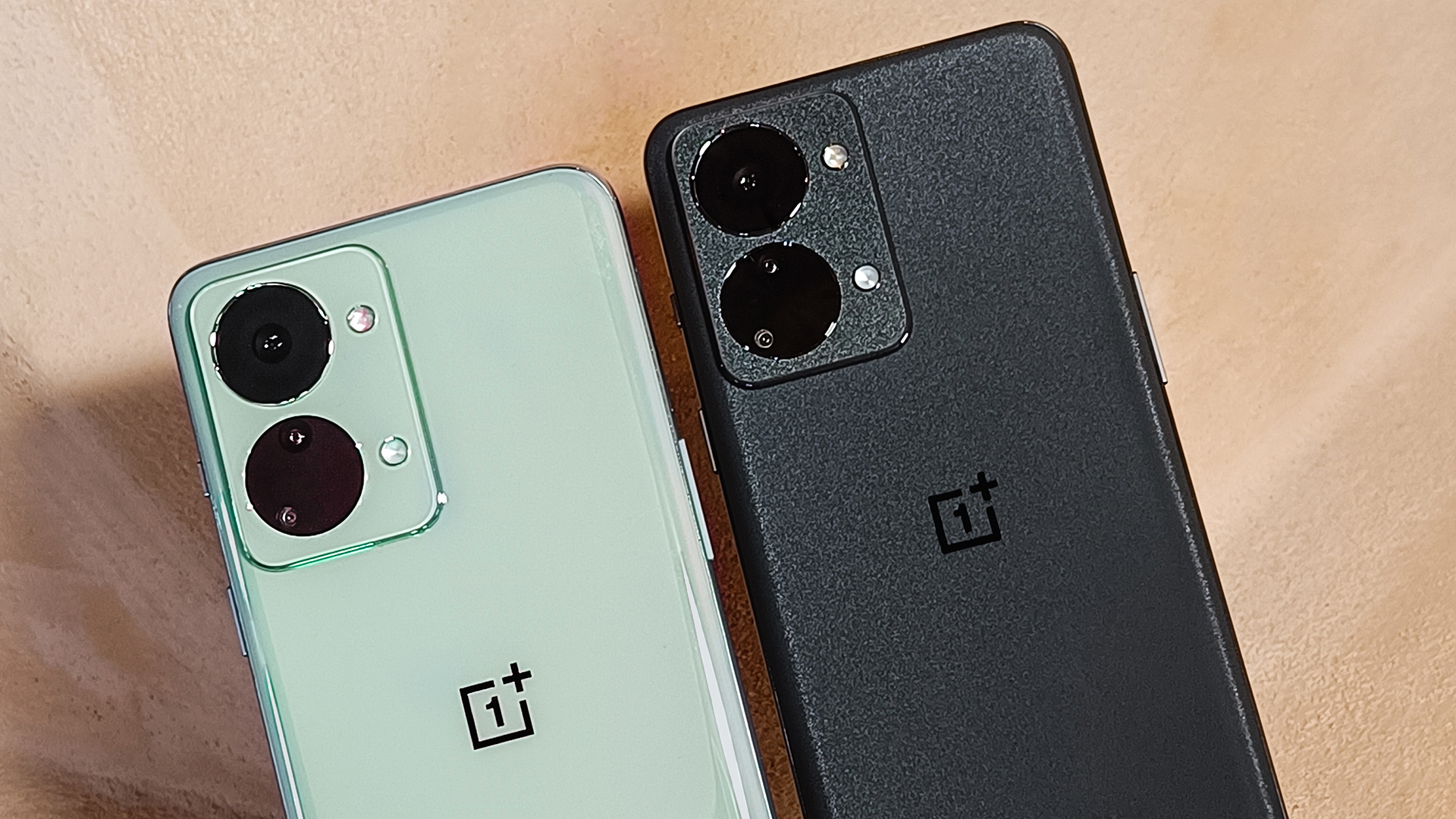 OnePlus Nord 2T in two colors