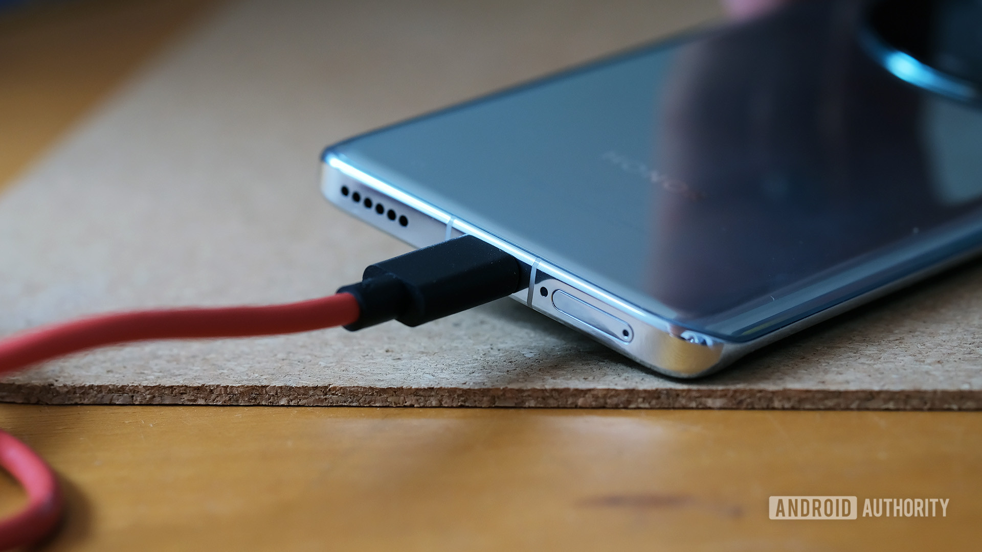USB C kablo bağlantı noktası şarjı
