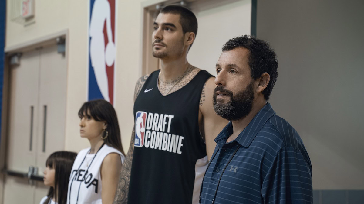 Ainhoa ​​Pillet como Lucia, Maria Botto como Paola, Juancho Hernangomez como Bo Cruz y Adam Sandler como Stanley Sugerman en Hustle - Best New Movies Streaming